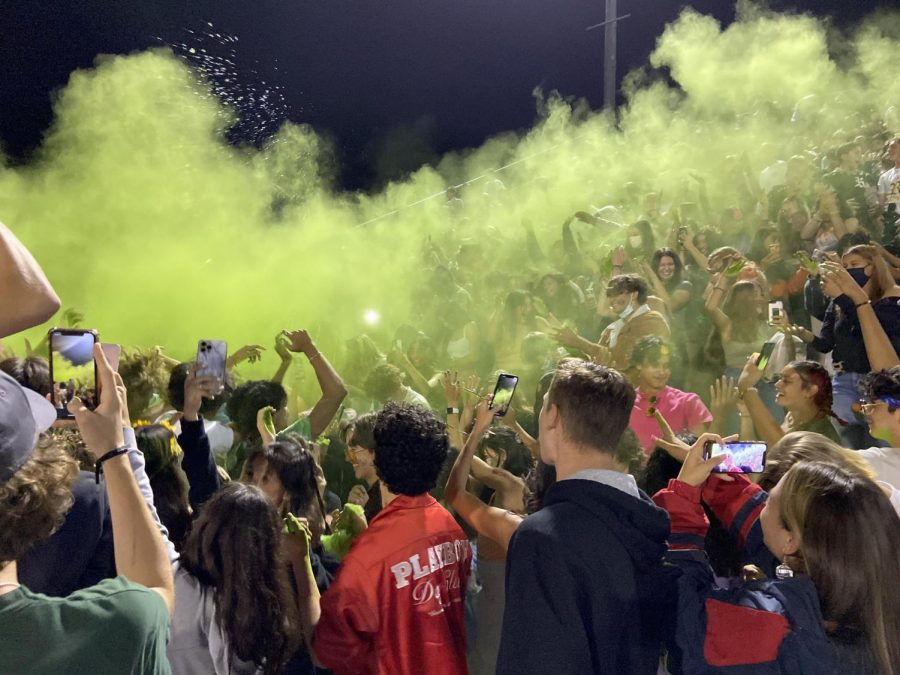 Student+Section+throwing+baby+powder+into+the+air+at+the+start+of+halftime.