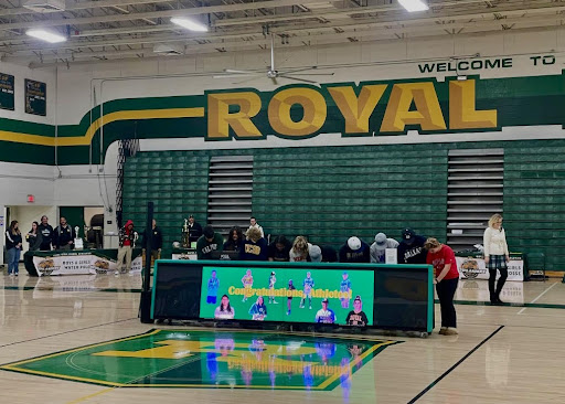 Seniors Jonah Bazerkanian, Cydnee Butler, Noah de la Rionda, Beatrice Gamboa, Rider Gordon, Harmony Hall, Trevor Hansen, Owen Muench, Carlitos Nunez, and Madison Nutter all signing their recruitment letters.