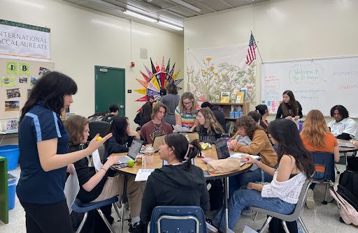 Moorpark College instructors Kathy Martinez, Jamie Castro, and Francis Lian along with our College and Career Counselor Laura Cuneo, help students apply to college online.